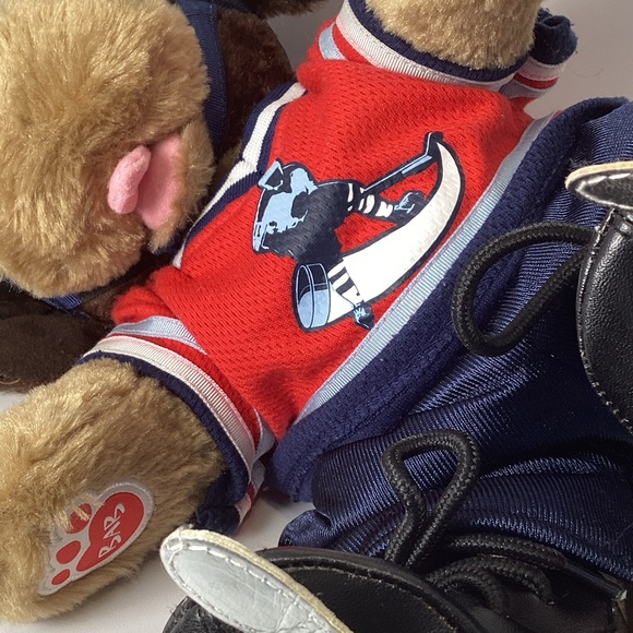 🐳 Build a Bear Stuffed Dog in Hockey Outfit - Picture 10 of 11